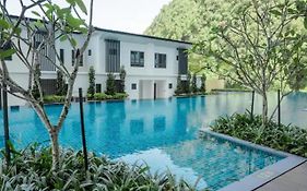 Hotspring 2 Room Suite Sunway Onsen With Theme Park View 4 To 5 Pax